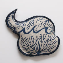 Load image into Gallery viewer, Acanthus Lavender Bags