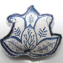 Load image into Gallery viewer, Acanthus Lavender Bags