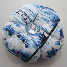 Load image into Gallery viewer, Pin Cushions